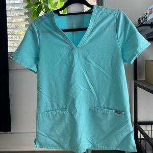 Like New Fig Scrub Top – Women’s Size Small | Perfect for Work or Play!